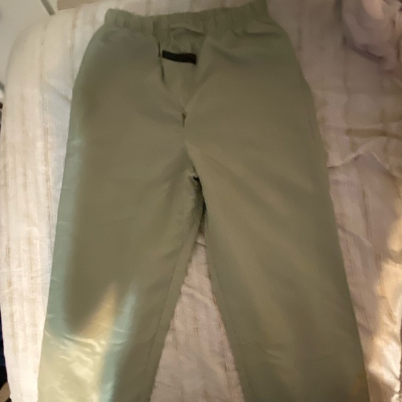 Essential Sweatpants - Picture 2 of 7